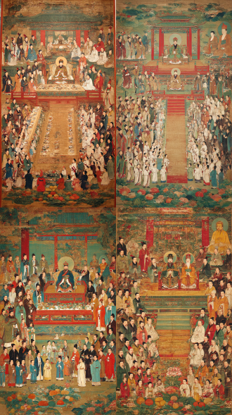 以工笔重彩风格绘制蟠桃会场景，画面中玉帝，王母，二位居于中间高台之上，两侧众神罗列。左边有太乙普华天尊、紫薇大帝、太白金星、天蓬元帅、太阴真君、长生大帝、酆都大帝、斗姆元君，孔子，孟子，；右边为释迦摩尼佛、观音菩萨、弥勒菩萨、燃灯古佛、镇元子、陆压道君、莲花生大士、大梵天、吉祥天女等外神。台下摆放着仙花圣果、龙肝凤髓，宫人童子有序摆盘，整个场景仙风绵绵。以元朝时期永乐宫壁画为范本，众神威严，慈善，符合道教神像比例，衣着规范，华丽，